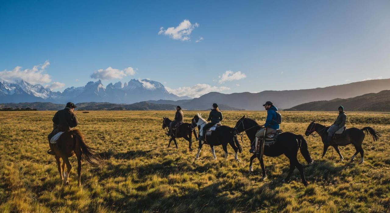 Río Serrano + Hotel Torres del Paine National Park