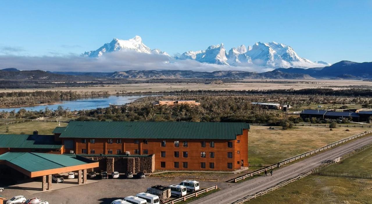Río Serrano + Hotel